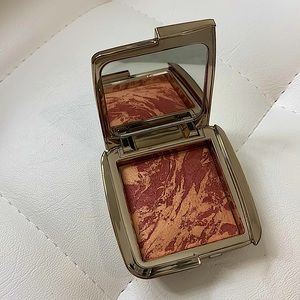 Hourglass Ambient Lighting Blush - At Night